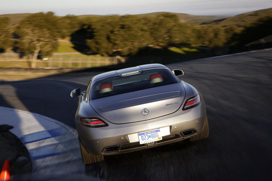  Mercedes-Benz SLS AMG 2010 года  (фото 137 из 526)